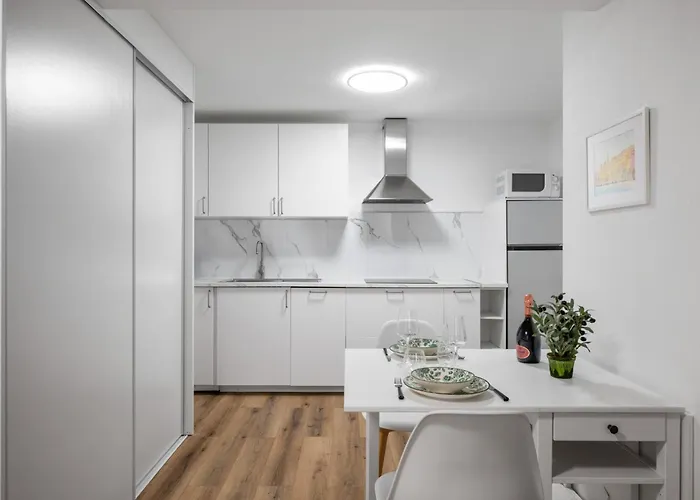 Apartamento Le Jardin Deden Hyper Centre Bord De Wifi Menton