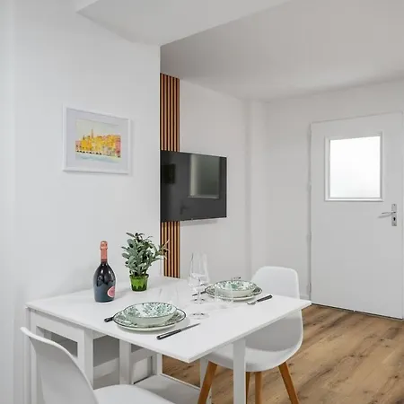 Holiday home Le Jardin Deden Hyper Centre Bord De Wifi